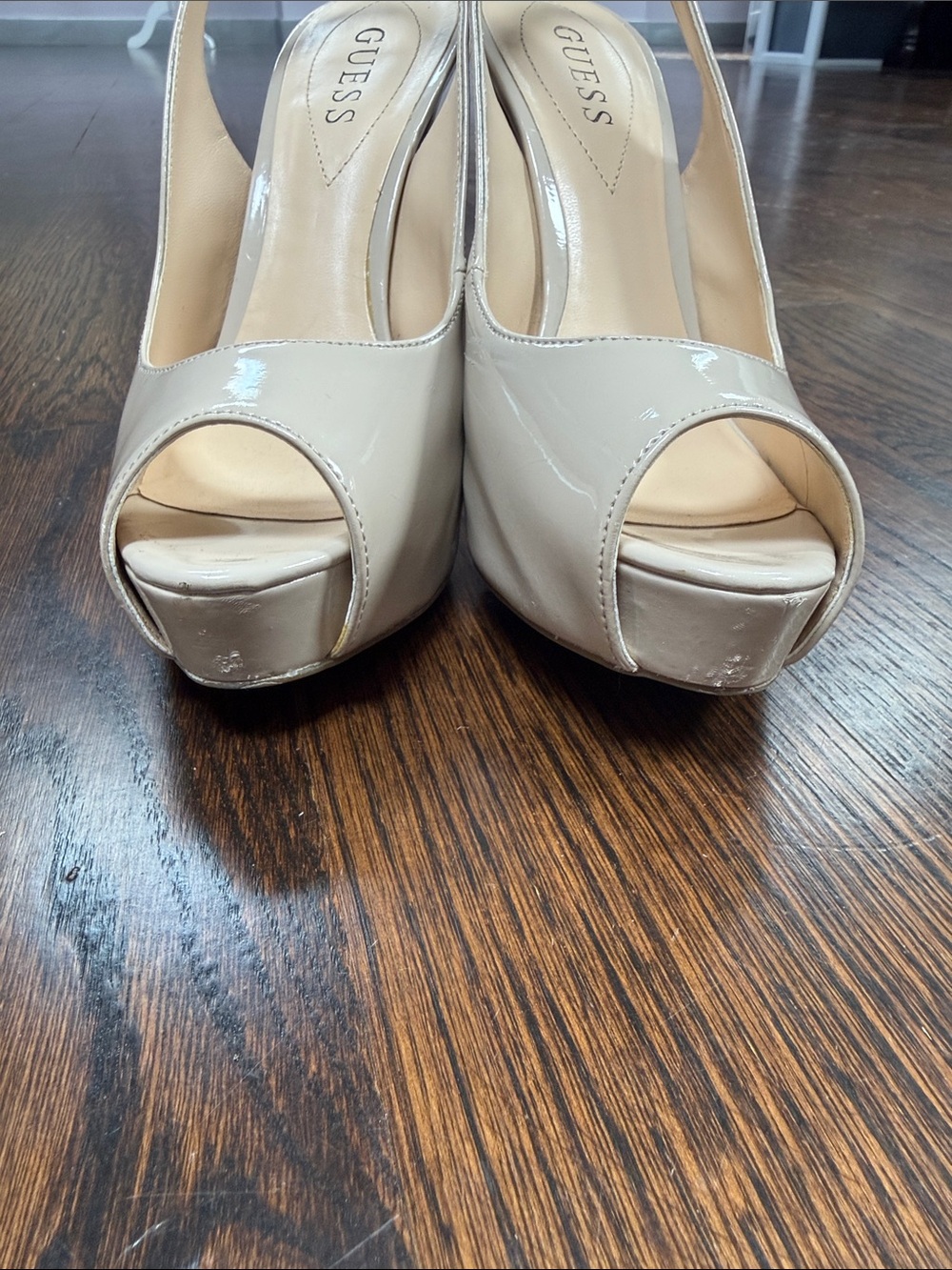 Guess Women's Nude Peep Toe Faux Patent Leather Stiletto Heels Pumps Size 7.5 - Picture 4 of 6